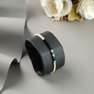 Kişiye özel miyuki boncuklu mors alfabesi bileklik krem renkli makrome örgü